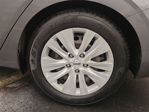 Used 2020 Nissan Sentra S image 7