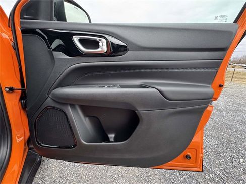 New 2026 Jeep Compass Latitude image 13