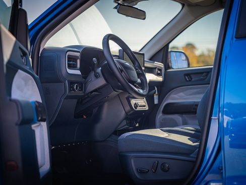 New 2025 Ford Maverick XLT w/ XLT Luxury Package image 13