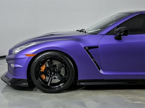 Used 2024 Nissan GT-R Premium w/ Premium Interior Package AWD/4WD image 7