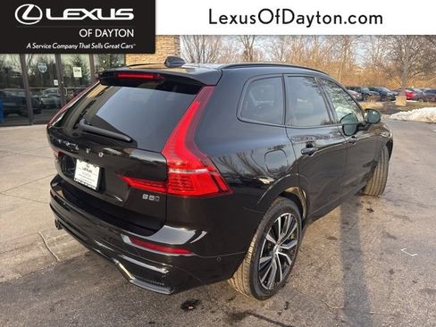 Used 2024 Volvo XC60 B5 Plus image 3