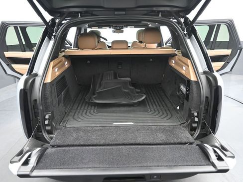 Used 2024 Land Rover Range Rover SE AWD/4WD image 17