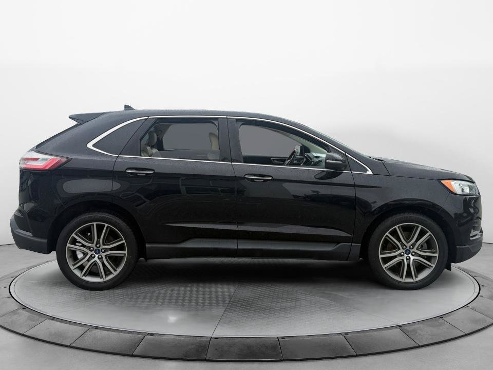 Used 2019 Ford Edge Titanium w/ Cold Weather Package AWD/4WD image 8