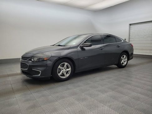 Used 2018 Chevrolet Malibu LS image 2
