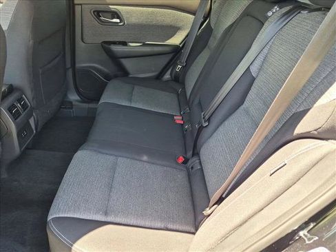 Used 2021 Nissan Rogue SV FWD image 18