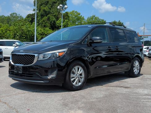 Used 2017 Kia Sedona LX w/ LX Essentials Premium Package FWD image 1