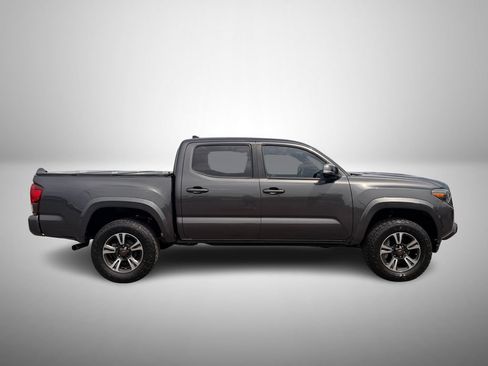 Used 2018 Toyota Tacoma TRD Sport w/ TRD Premium Sport Package RWD image 5