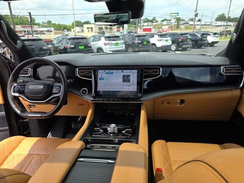 Used 2025 Jeep Grand Wagoneer Series III w/ Rear Seat Video Group 1 AWD/4WD image 46