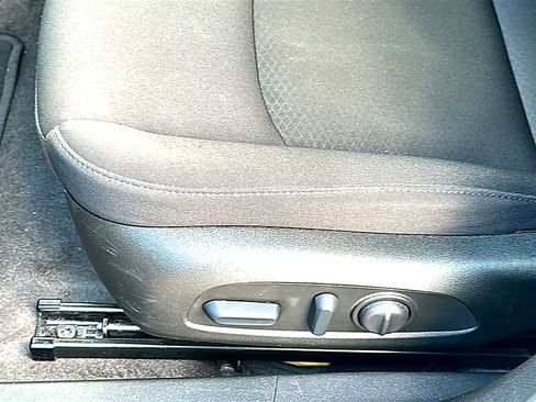 Used 2025 Chevrolet Malibu LT FWD image 15