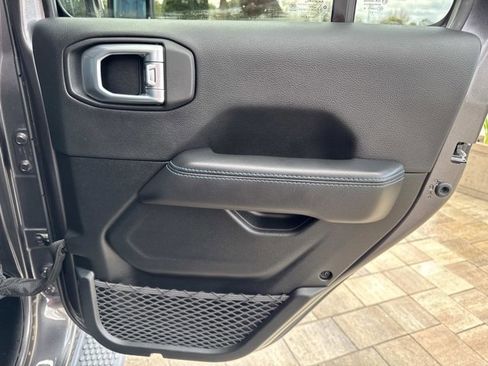 Used 2021 Jeep Wrangler Unlimited Rubicon 4xe image 23