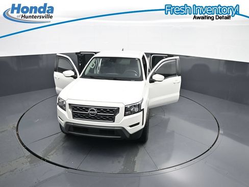 Used 2024 Nissan Frontier SV RWD image 38