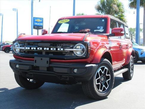 Used 2023 Ford Bronco Outer Banks image 3