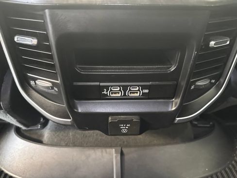 Used 2020 RAM 1500 Big Horn AWD/4WD image 13