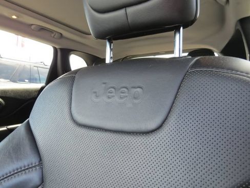 Used 2021 Jeep Cherokee Limited AWD/4WD image 15