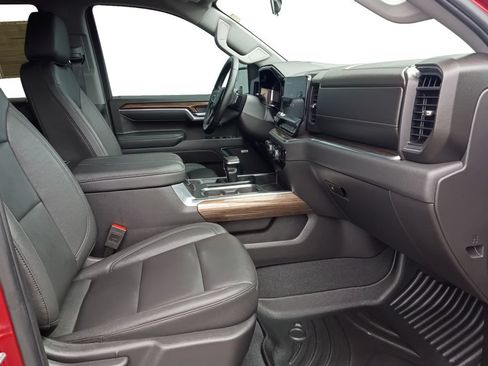 Used 2025 Chevrolet Silverado 1500 LT Trail Boss w/ Convenience Package II AWD/4WD image 24