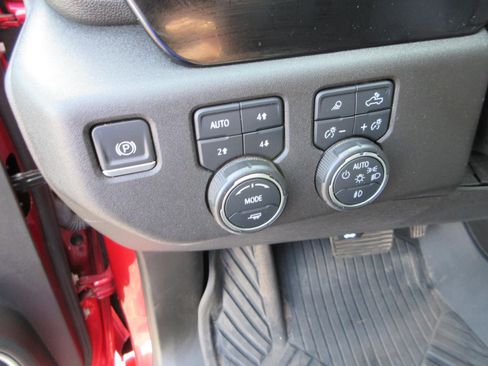 Certified 2022 Chevrolet Silverado 1500 LTZ AWD/4WD image 10