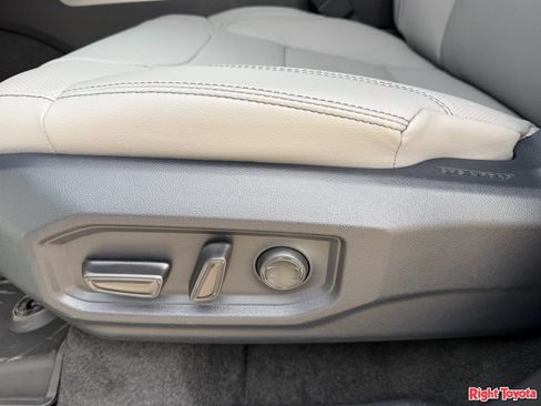 New 2026 Toyota Tundra SR5 AWD/4WD image 17