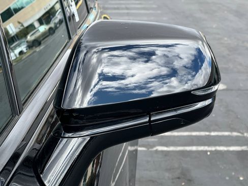 Used 2026 Cadillac Vistiq Luxury image 52