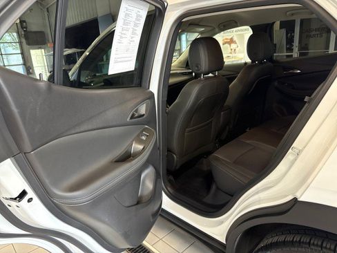 Used 2025 Buick Encore GX Preferred w/ Comfort Package FWD image 23