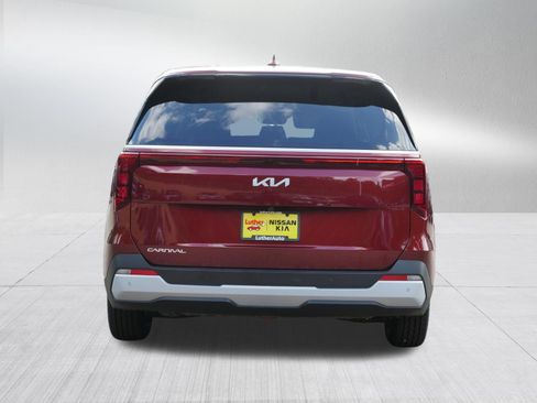 Certified 2026 Kia Carnival FWD image 6