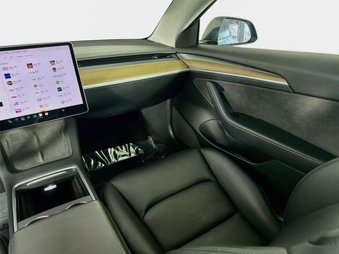 Used 2022 Tesla Model 3 Standard Range RWD image 23