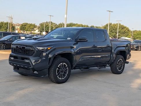 Used 2025 Toyota Tacoma TRD Sport AWD/4WD image 10