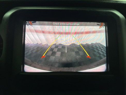 Used 2018 Jeep Wrangler Unlimited Sahara image 24