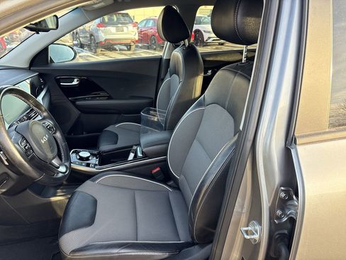 Used 2022 Kia Niro EX w/ Cold Weather Package image 14