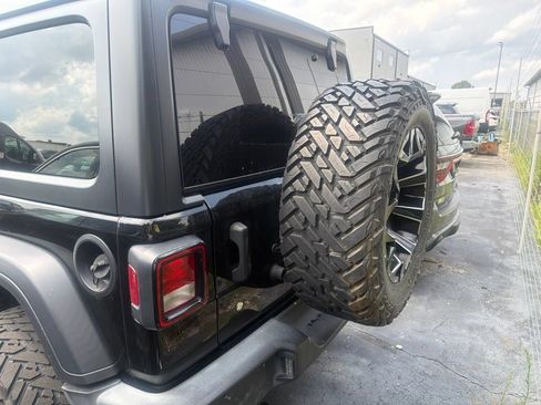 Used 2019 Jeep Wrangler Unlimited Sport S AWD/4WD image 4