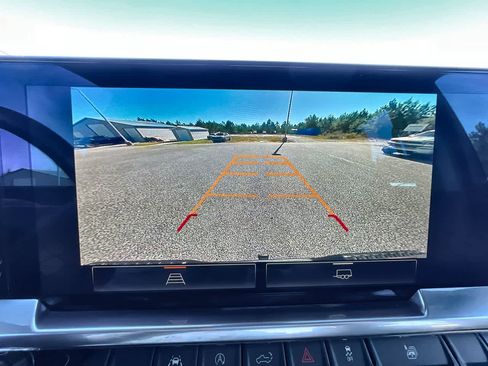 Used 2022 GMC Sierra 1500 Elevation image 15