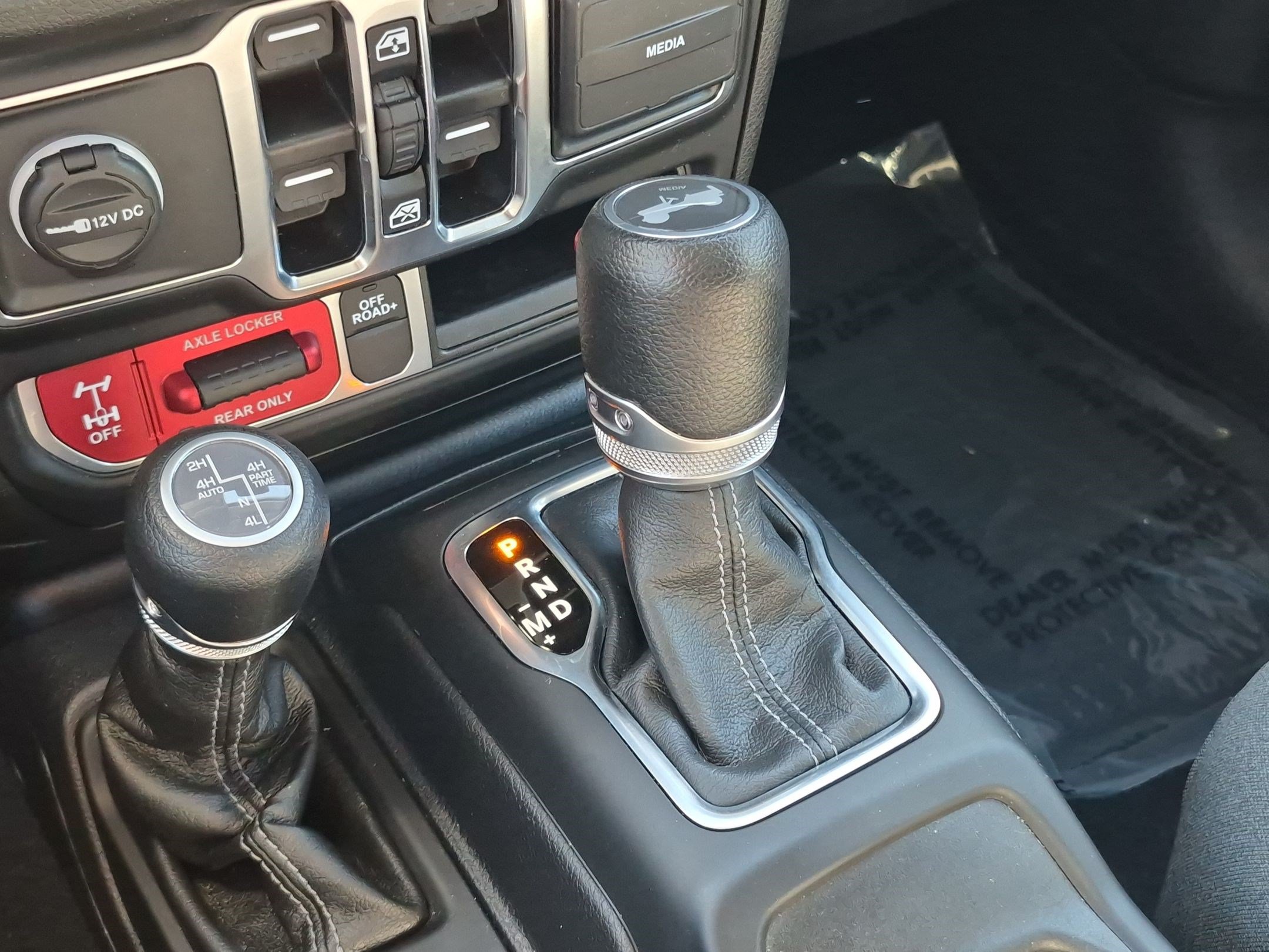 Used 2024 Jeep Wrangler Unlimited AWD/4WD image 25