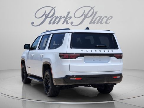 Used 2024 Jeep Wagoneer Series II w/ Convenience Group I AWD/4WD image 3