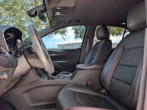 Used 2022 Chevrolet Equinox RS w/ RS Leather Package image 17