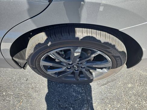 Used 2024 Chevrolet Equinox RS w/ RS Leather Package image 7