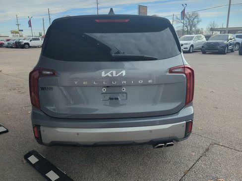 Used 2023 Kia Telluride S image 5