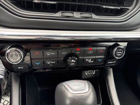 Used 2022 Jeep Compass Limited AWD/4WD image 16