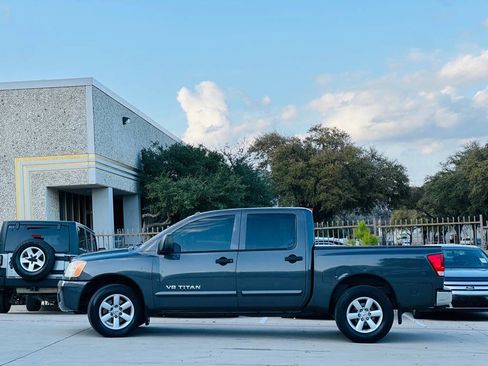 Used 2011 Nissan Titan SV w/ SV Premium Utility Pkg image 6
