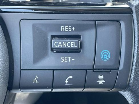 Used 2023 Nissan Rogue SV image 26