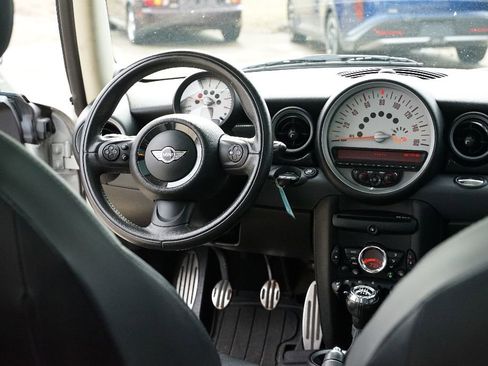 Used 2011 MINI Cooper S image 15