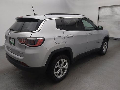 Used 2024 Jeep Compass Latitude image 10