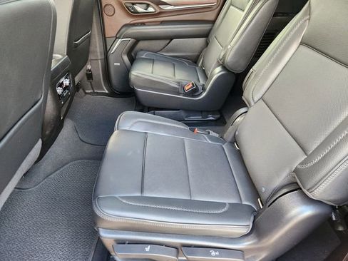 Used 2022 GMC Yukon XL Denali AWD/4WD image 30