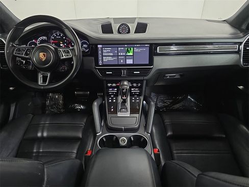 Used 2019 Porsche Cayenne Turbo image 13