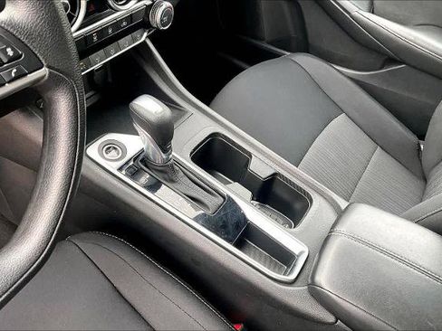 Certified 2024 Nissan Sentra SV image 15