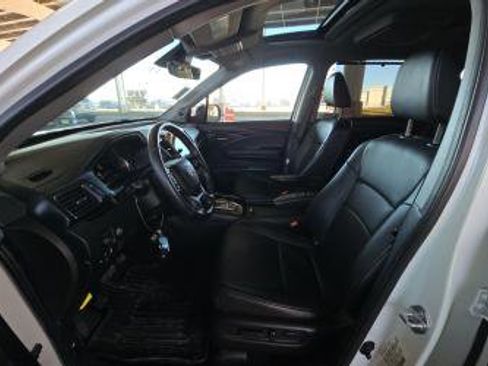 Used 2021 Honda Pilot Touring image 10