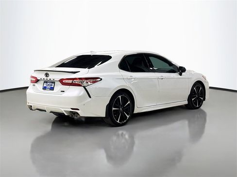 Used 2020 Toyota Camry XSE image 8