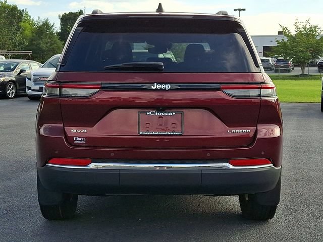 Used 2022 Jeep Grand Cherokee Laredo w/ Luxury Tech Group I AWD/4WD image 8
