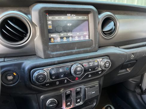 Used 2023 Jeep Wrangler Sport AWD/4WD image 2