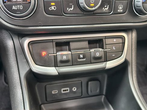 Used 2024 GMC Terrain SLE w/ Driver Convenience Package AWD/4WD image 20