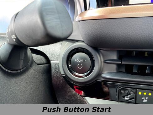 Used 2025 Toyota Crown AWD/4WD image 40