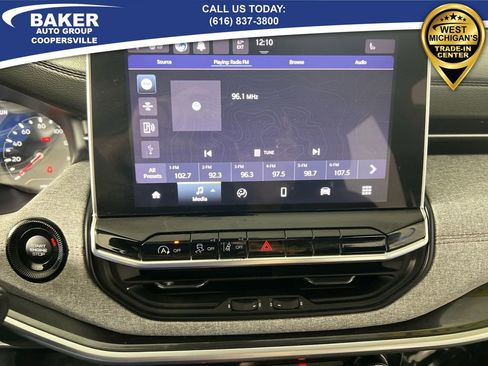 Used 2024 Jeep Compass Latitude image 14